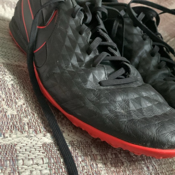 Nike tiempo soccer cleats - Picture 2 of 3